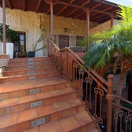 Paris Apartmanhotel *